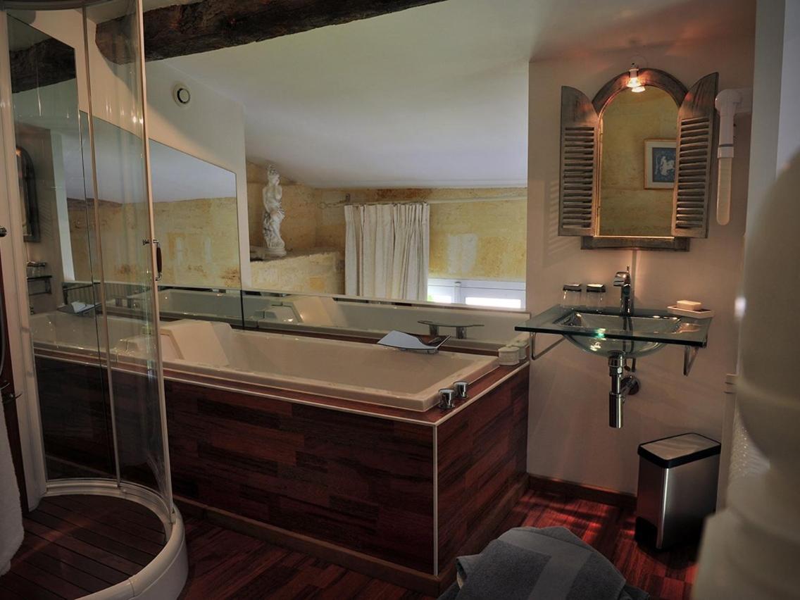 Petit Garros Hotel Fronsac  Екстериор снимка