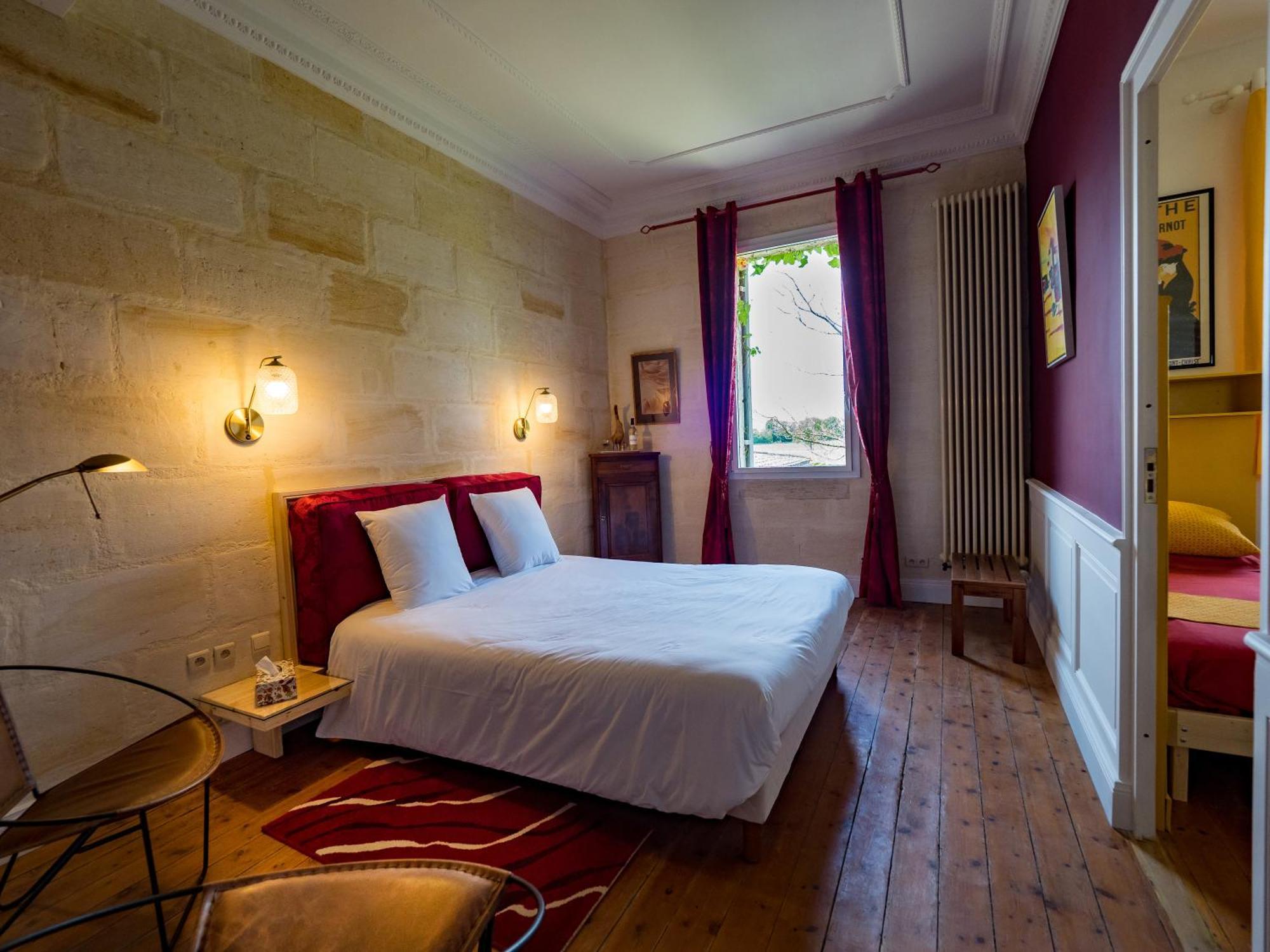 Petit Garros Hotel Fronsac  Стая снимка